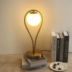 Lampe de chevet ou de table en laiton et boule de verre  - 3