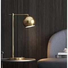 Lampe de Table en métal doré au design nordique - 1
