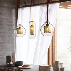 Lampe suspendue avec abat-jour en verre et cadre métallique - 1